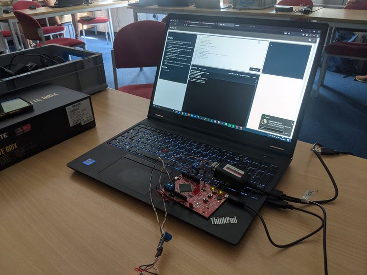 Students Innovate with edrys-Lite to Design Remote Labs